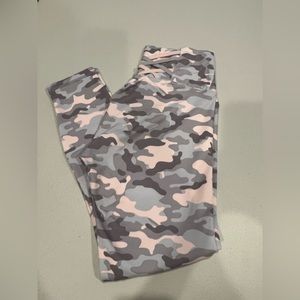 Fabletics pink camo leggings M
